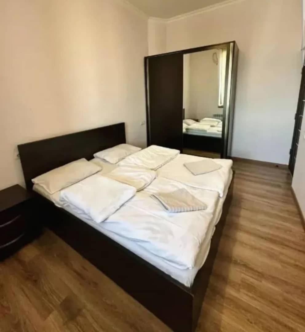 Elite Apartments Jerevan Buitenkant foto